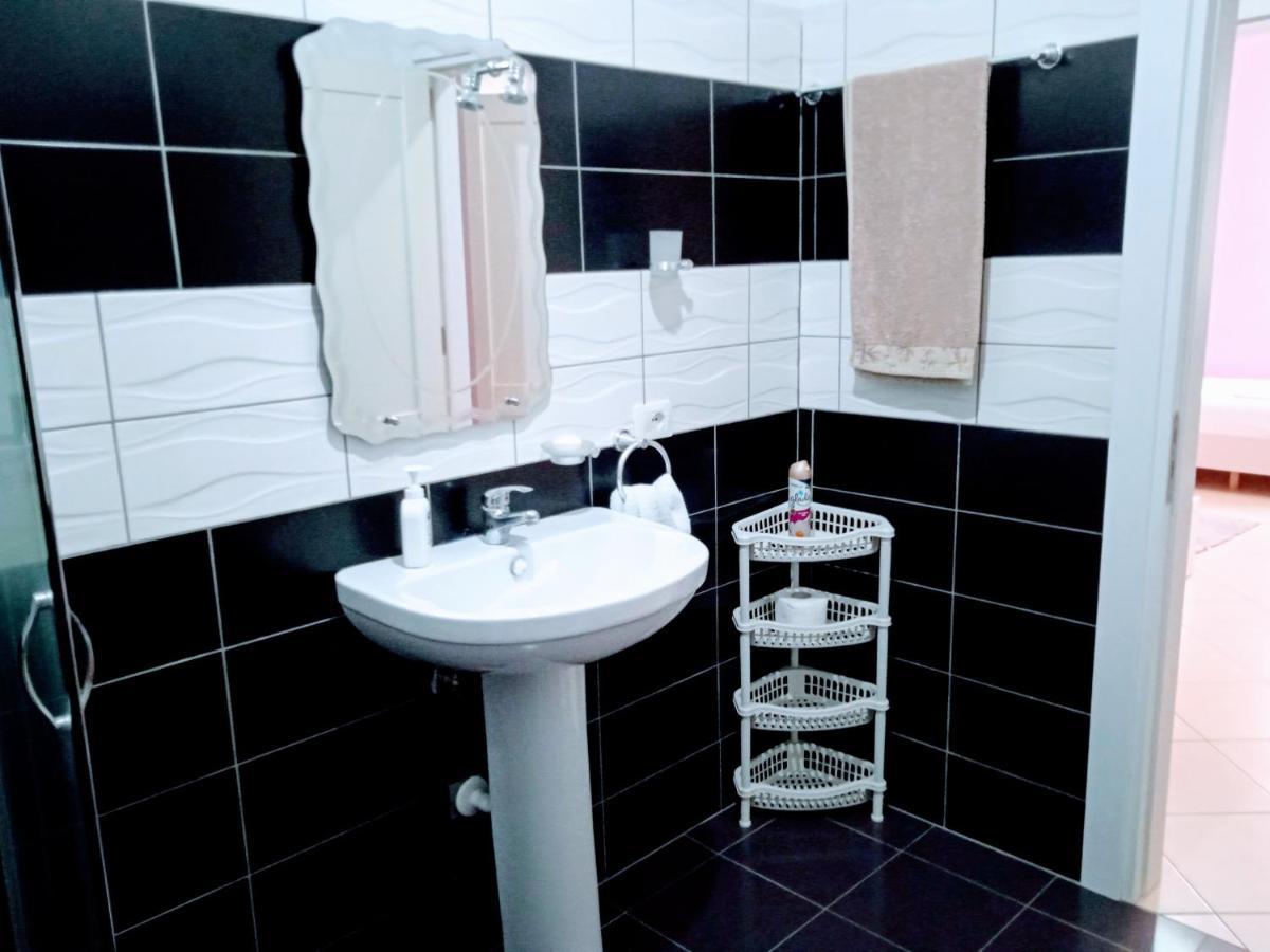 Artist S Apartment Vlorë Εξωτερικό φωτογραφία